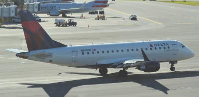 Photo of aircraft N880RW operated by Delta Connection