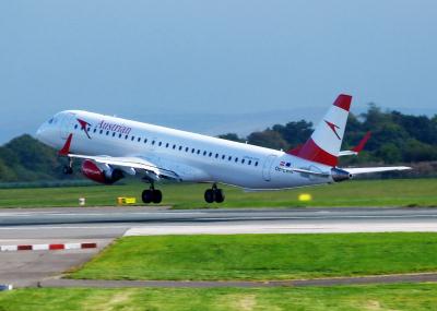Photo of aircraft OE-LWK operated by Austrian Airlines