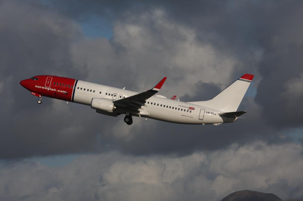 Photo of aircraft LN-DYX operated by Norwegian Air Shuttle