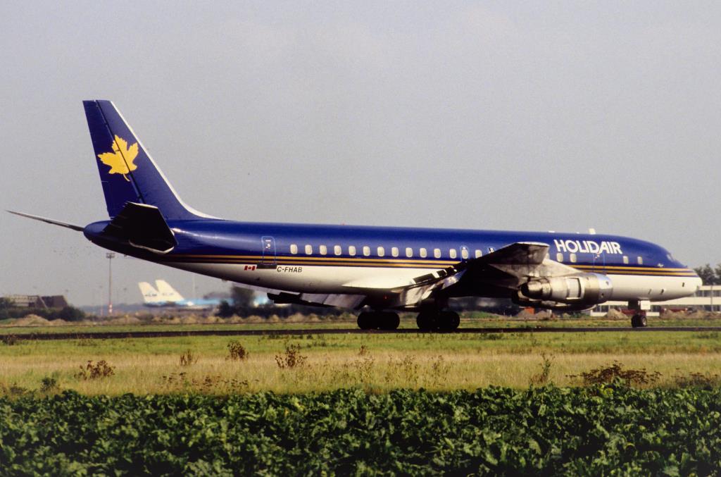 Photo of aircraft C-FHAB operated by Holidair Airlines