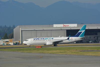 Photo of aircraft C-GWSX operated by WestJet