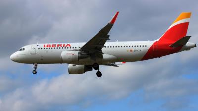 Photo of aircraft EC-LUL operated by Iberia