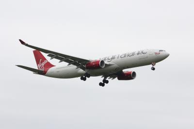 Photo of aircraft G-VLUV operated by Virgin Atlantic Airways