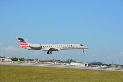 Photo of aircraft N670AE operated by American Eagle