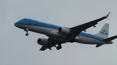 Image of aircraft registration PH-EZW - A ERJ-190-STD (ERJ-190-100) operated by KLM Cityhopper