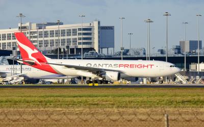 Photo of aircraft VH-EBE operated by Qantas Freight
