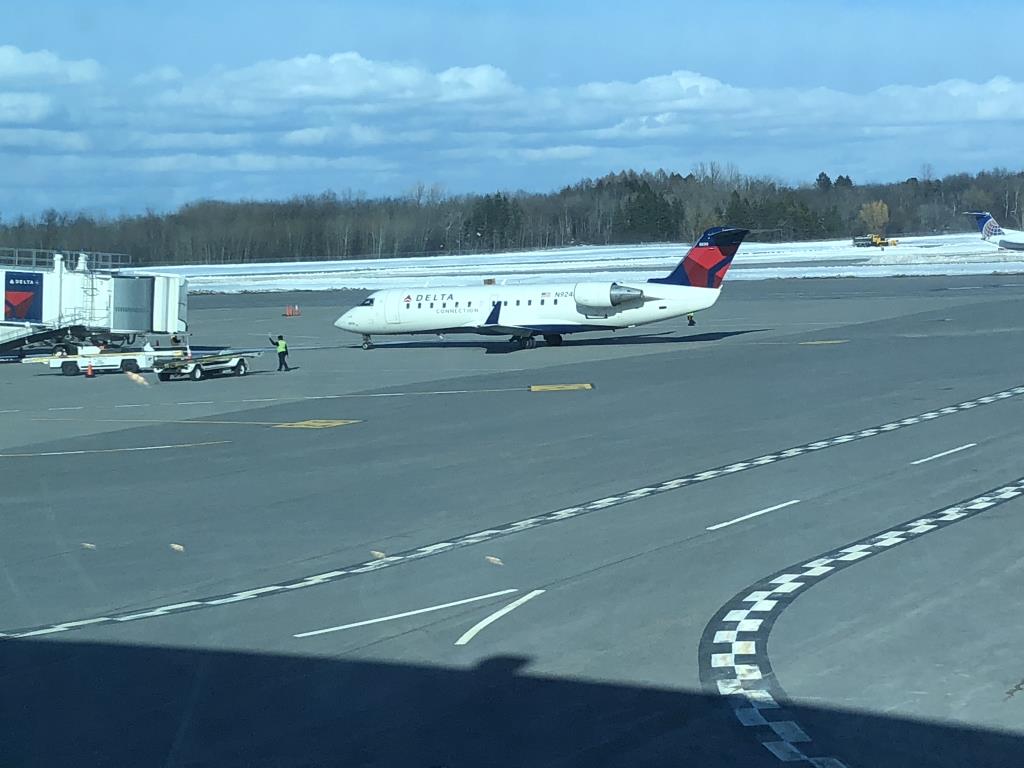 Photo of aircraft N924EV operated by Endeavor Air