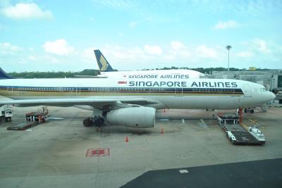 Photo of aircraft 9V-STL operated by Singapore Airlines
