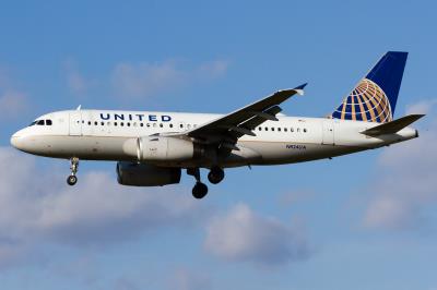 Photo of aircraft N824UA operated by United Airlines