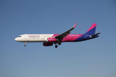 Photo of aircraft HA-LXS operated by Wizz Air