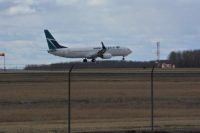 Photo of aircraft C-FLSF operated by WestJet