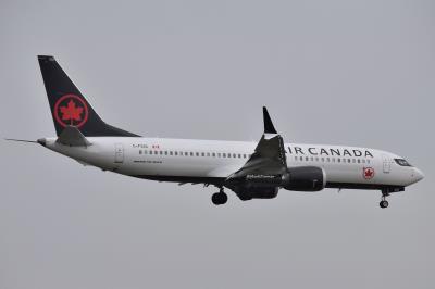 Photo of aircraft C-FSIQ operated by Air Canada