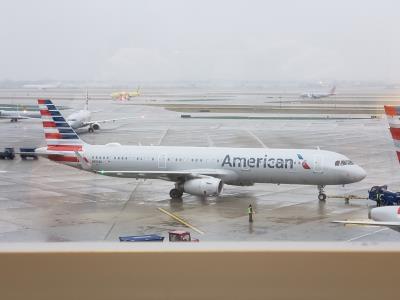 Photo of aircraft N990AU operated by American Airlines