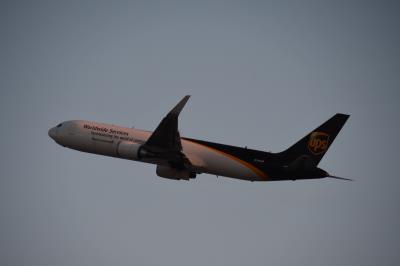 Photo of aircraft N345UP operated by United Parcel Service (UPS)