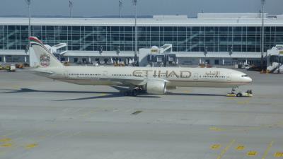 Image of aircraft registration A6-ETH - A 777-3FX(ER) operated by Etihad Airways