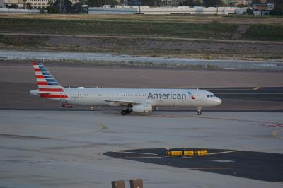 Photo of aircraft N546UW operated by American Airlines
