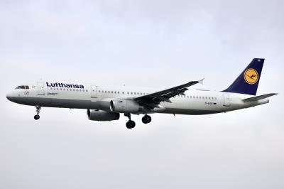 Photo of aircraft D-AISR operated by Lufthansa