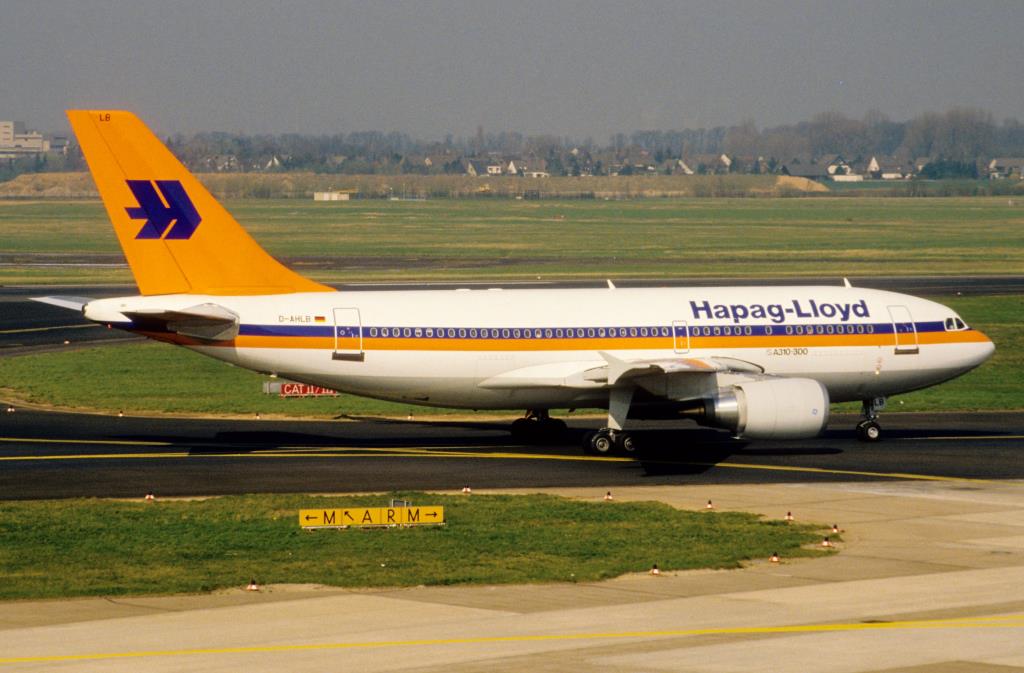 Photo of aircraft D-AHLB operated by Hapag-Lloyd