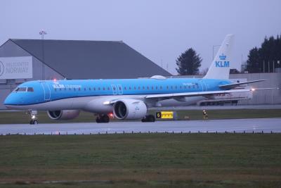 Photo of aircraft PH-NXW operated by KLM Cityhopper