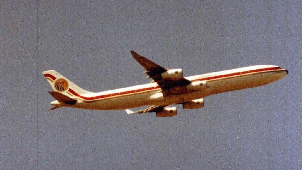 Photo of aircraft A4O-LE operated by EgyptAir