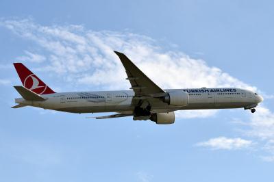 Photo of aircraft TC-JJG operated by Turkish Airlines