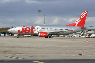 Image of aircraft registration G-CELG - A 737-377 operated by Jet2