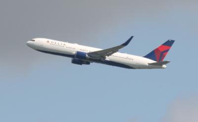 Image of aircraft registration N1603 - A 767-332(ER)(WL) operated by Delta Air Lines