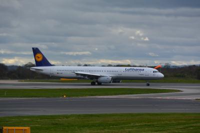 Image of aircraft registration D-AIRT - A A321-131 operated by Lufthansa