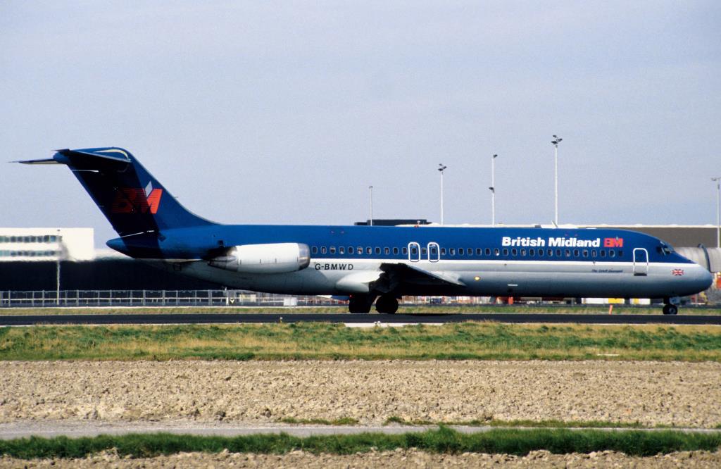 Photo of aircraft G-BMWD operated by British Midland Airways