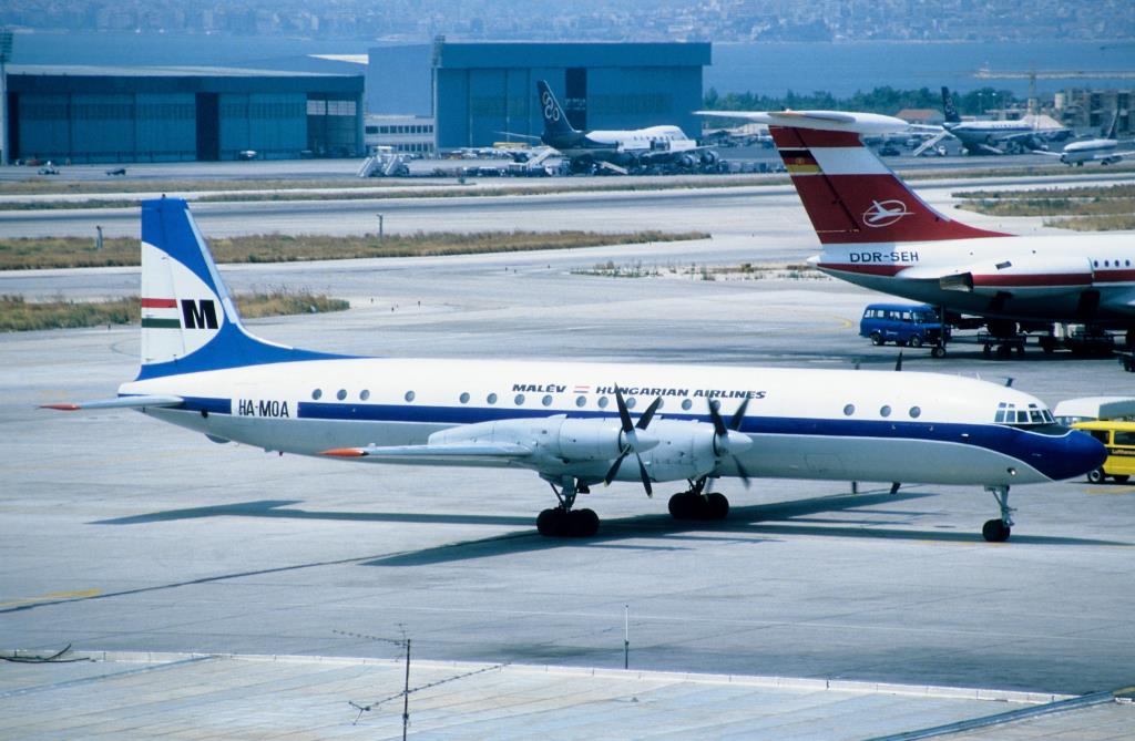 Photo of aircraft HA-MOA operated by Malev Hungarian Airlines