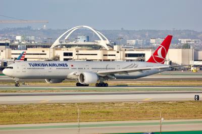 Photo of aircraft TC-JJY operated by Turkish Airlines