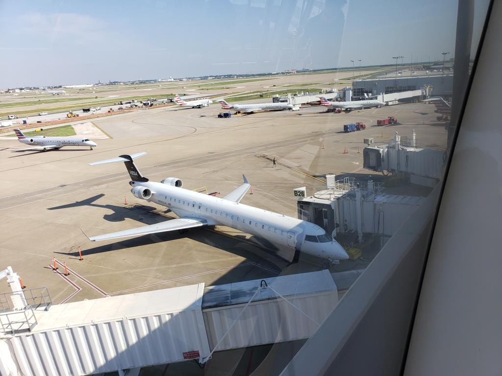 Photo of aircraft N942LR operated by Mesa Airlines