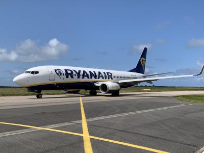 Photo of aircraft EI-EGB operated by Ryanair