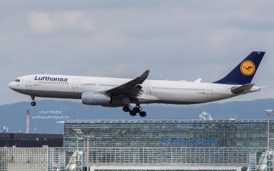 Image of aircraft registration D-AIKM - A A330-343 operated by Lufthansa
