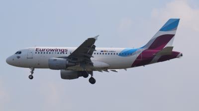 Image of aircraft registration D-ABGJ - A A319-112 operated by Eurowings