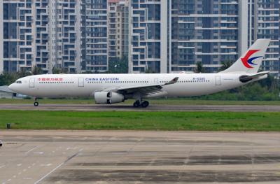 Photo of aircraft B-6085 operated by China Eastern Airlines
