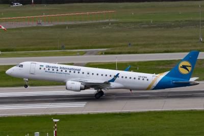 Photo of aircraft UR-EME operated by Ukraine International Airlines