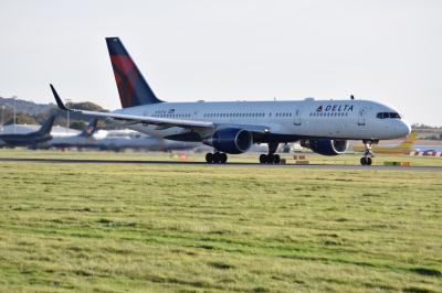 Photo of aircraft N703TW operated by Delta Air Lines