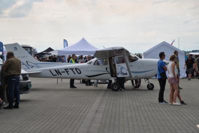 Image of aircraft registration LN-FTD - A Cessna 172S Skyhawk operated by Flyteknisk AS