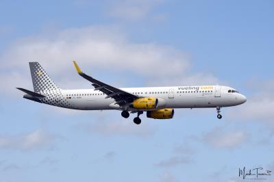 Photo of aircraft EC-MMH operated by Vueling