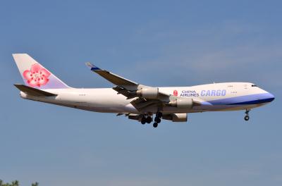 Photo of aircraft B-18725 operated by China Airlines