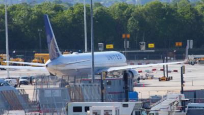 Photo of aircraft N662UA operated by United Airlines