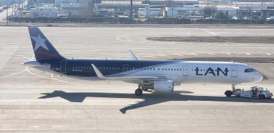 Photo of aircraft CC-BEA operated by LATAM Airlines Chile