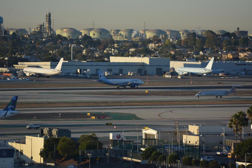 Photo of aircraft XA-BAV operated by Interjet