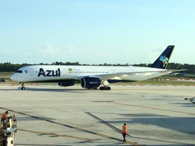 Photo of aircraft PR-AOW operated by AZUL Linhas Aereas Brasileiras