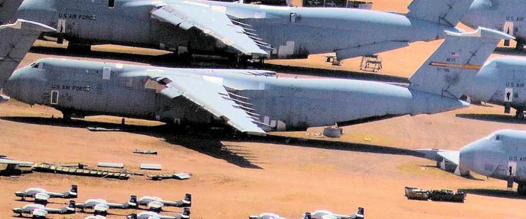 Photo of aircraft 70-0450 operated by United States Air Force