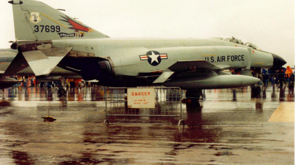 Photo of aircraft 63-7699 operated by United States Air Force