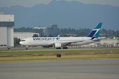 Photo of aircraft C-FOGJ operated by WestJet