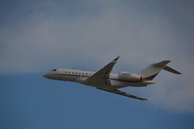 Photo of aircraft N166QS operated by NetJets