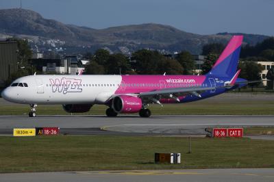 Photo of aircraft HA-LZA operated by Wizz Air